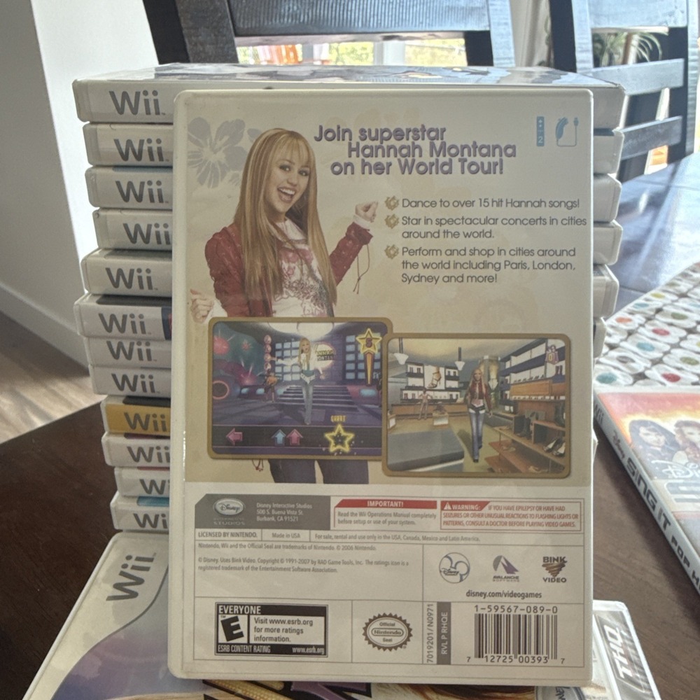 Hannah Montana: Spotlight World Tour (Nintendo Wii) 2007‎ Manual Included - Picture 4 of 6